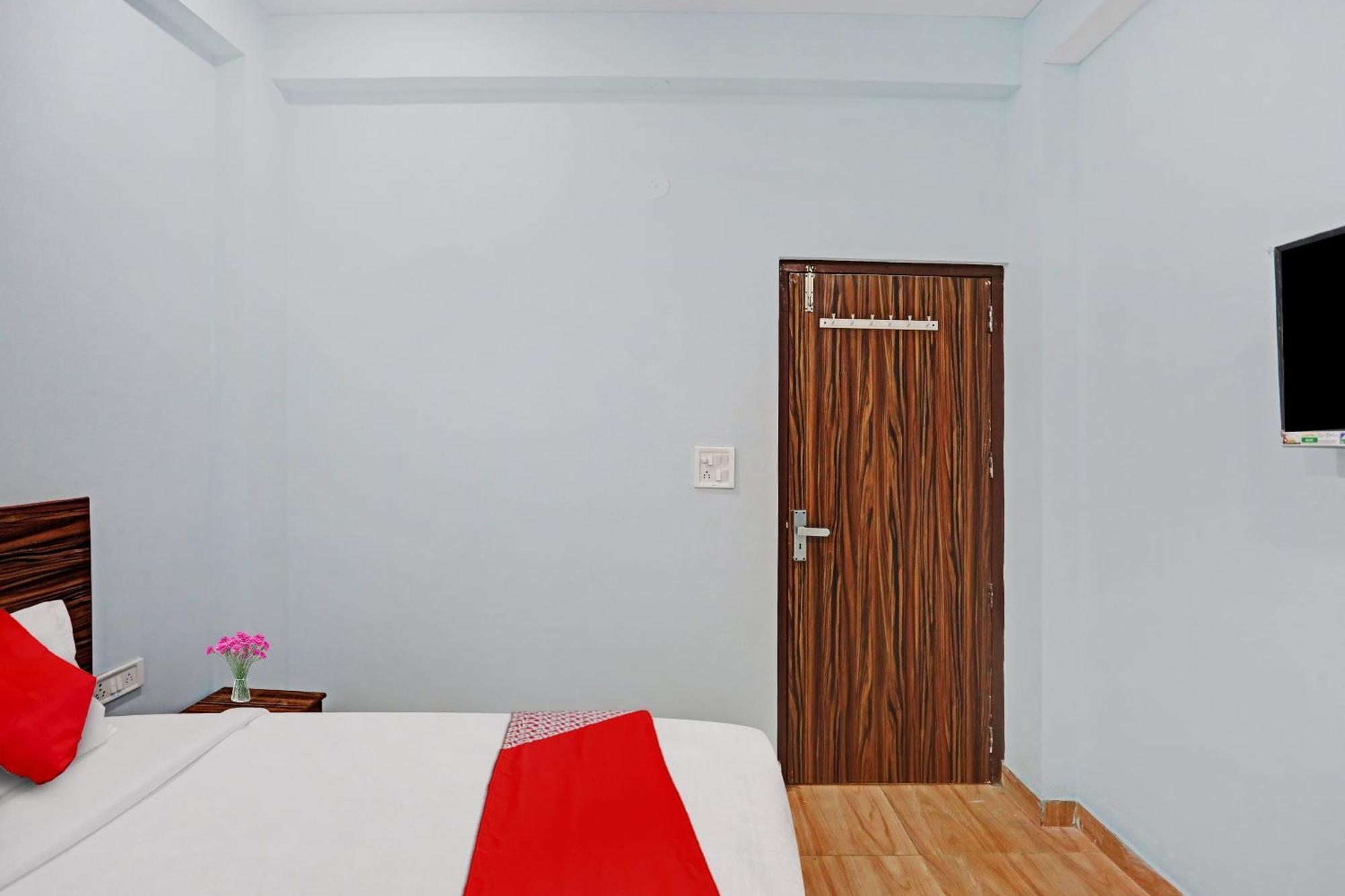 Hotel O Surya Gold Guest House Najafgarh المظهر الخارجي الصورة