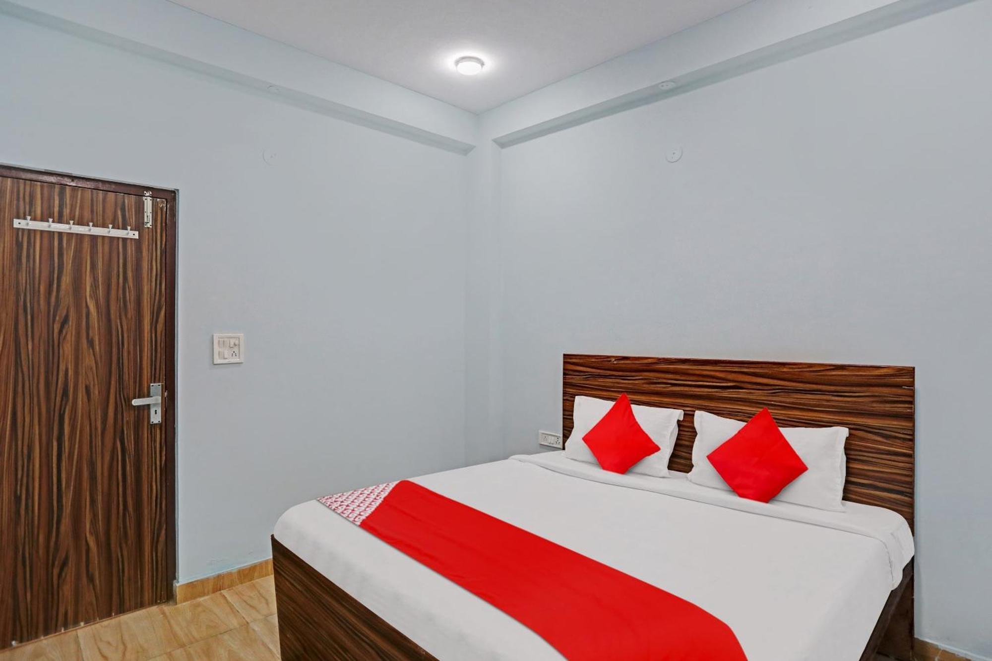 Hotel O Surya Gold Guest House Najafgarh المظهر الخارجي الصورة