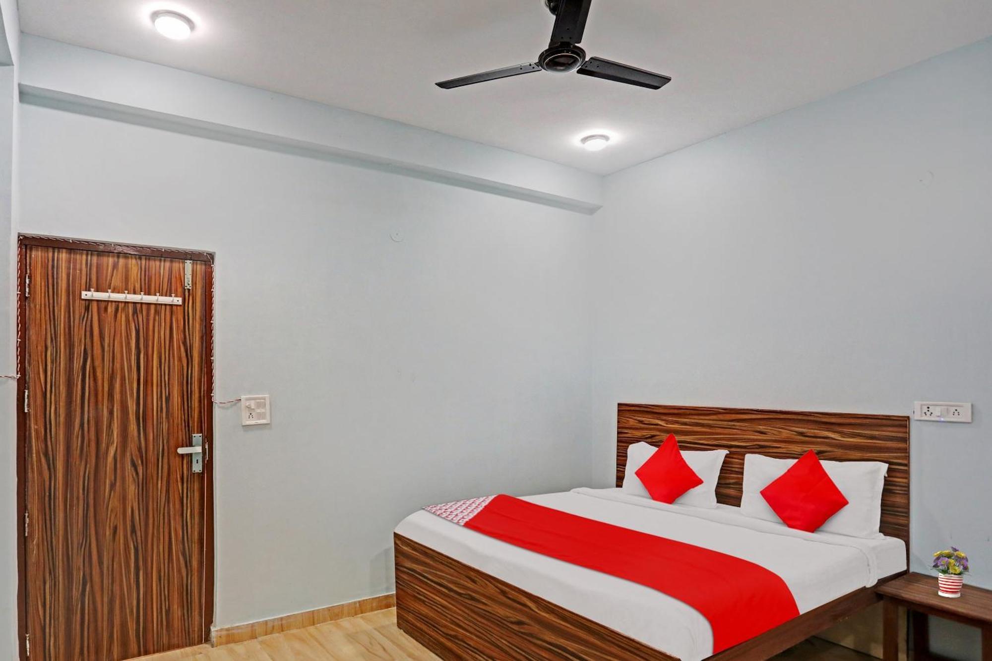 Hotel O Surya Gold Guest House Najafgarh المظهر الخارجي الصورة