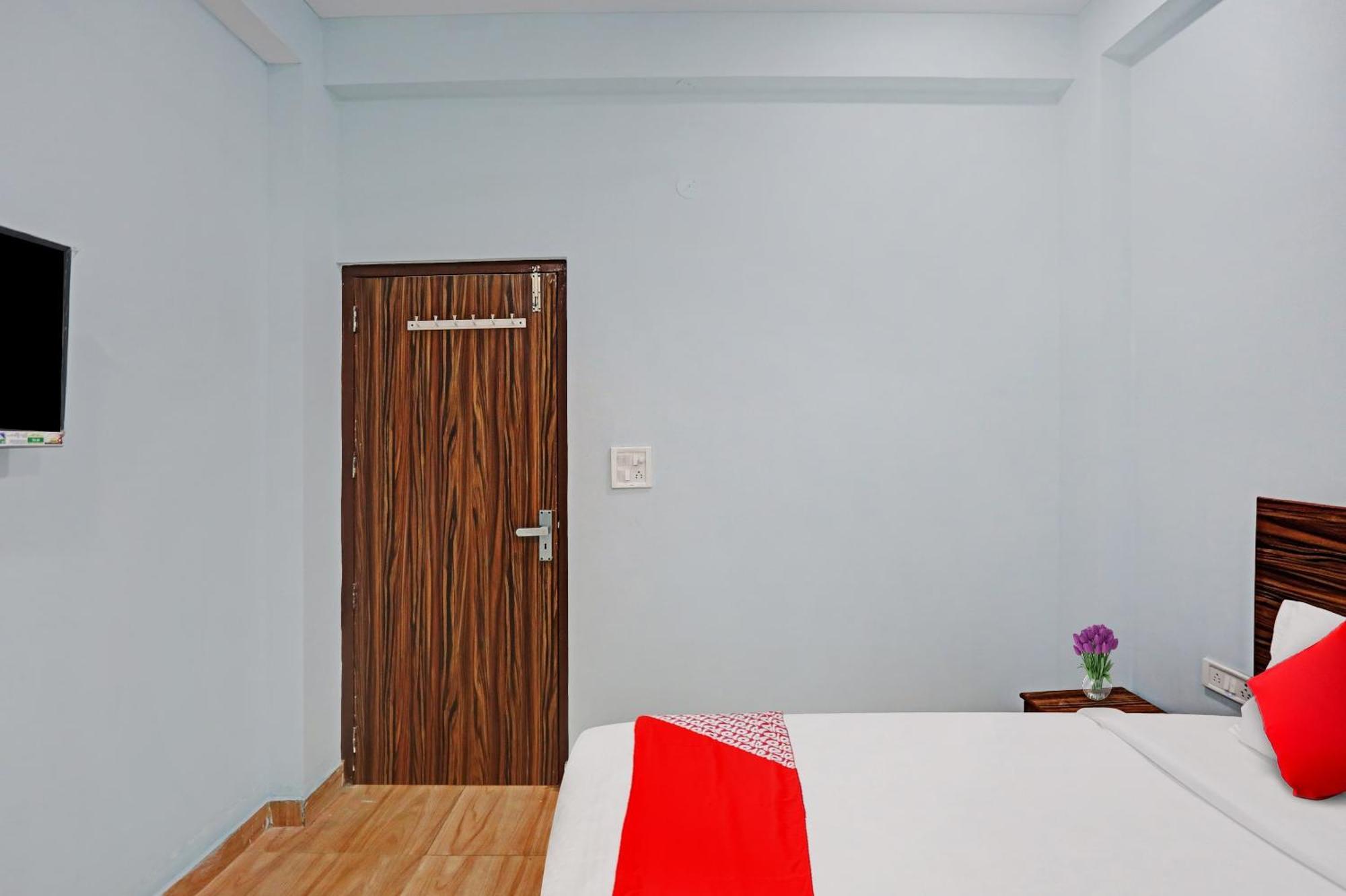Hotel O Surya Gold Guest House Najafgarh المظهر الخارجي الصورة