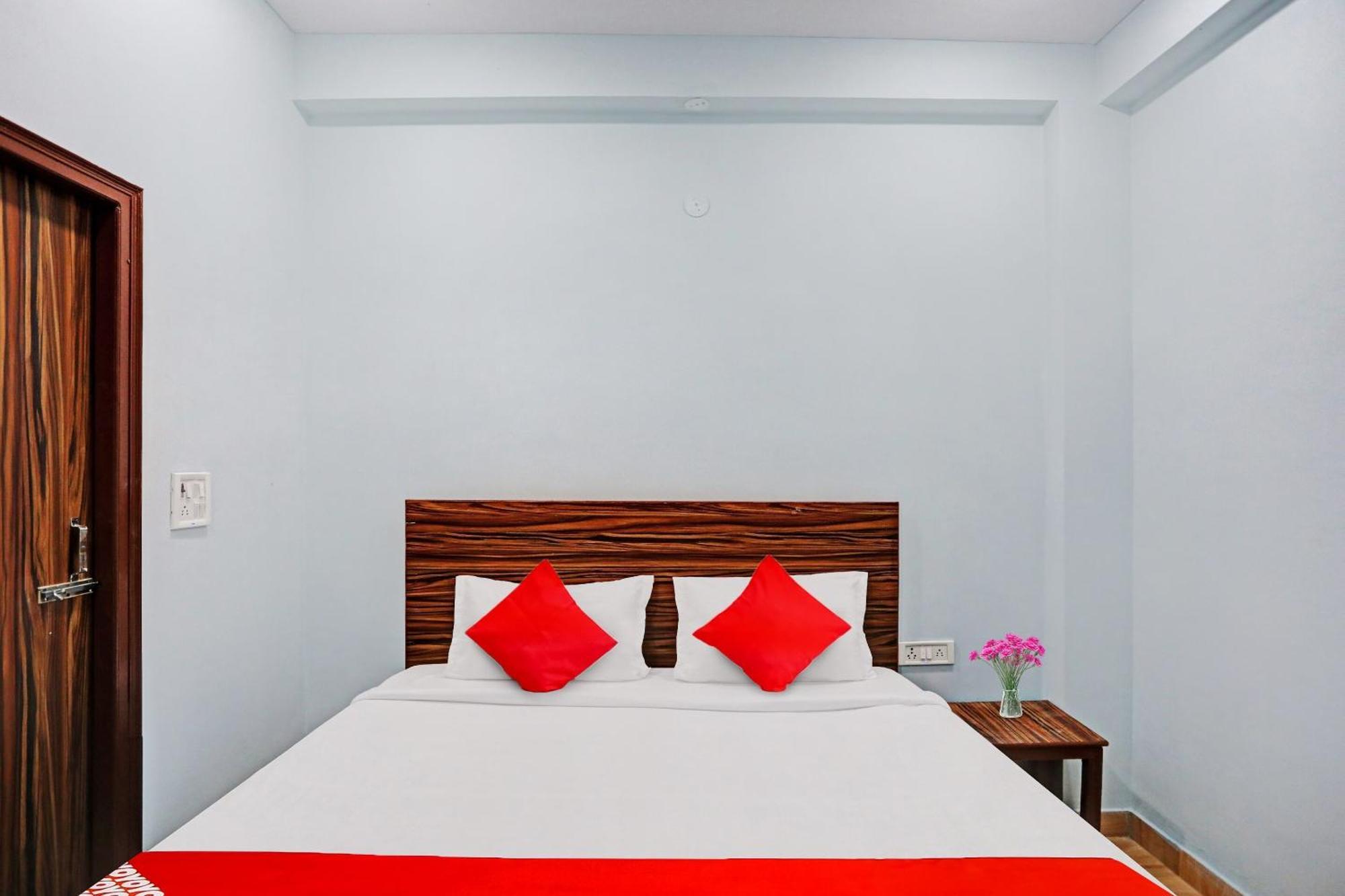 Hotel O Surya Gold Guest House Najafgarh المظهر الخارجي الصورة