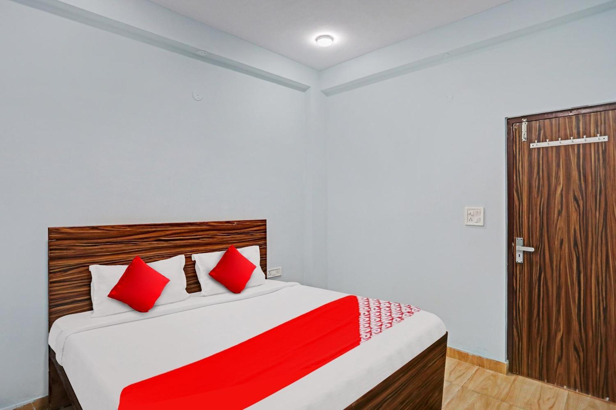 Hotel O Surya Gold Guest House Najafgarh المظهر الخارجي الصورة